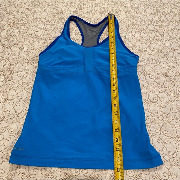 Nike Dri-Fit Women’s Workout Tank Top - Picture 6 of 9